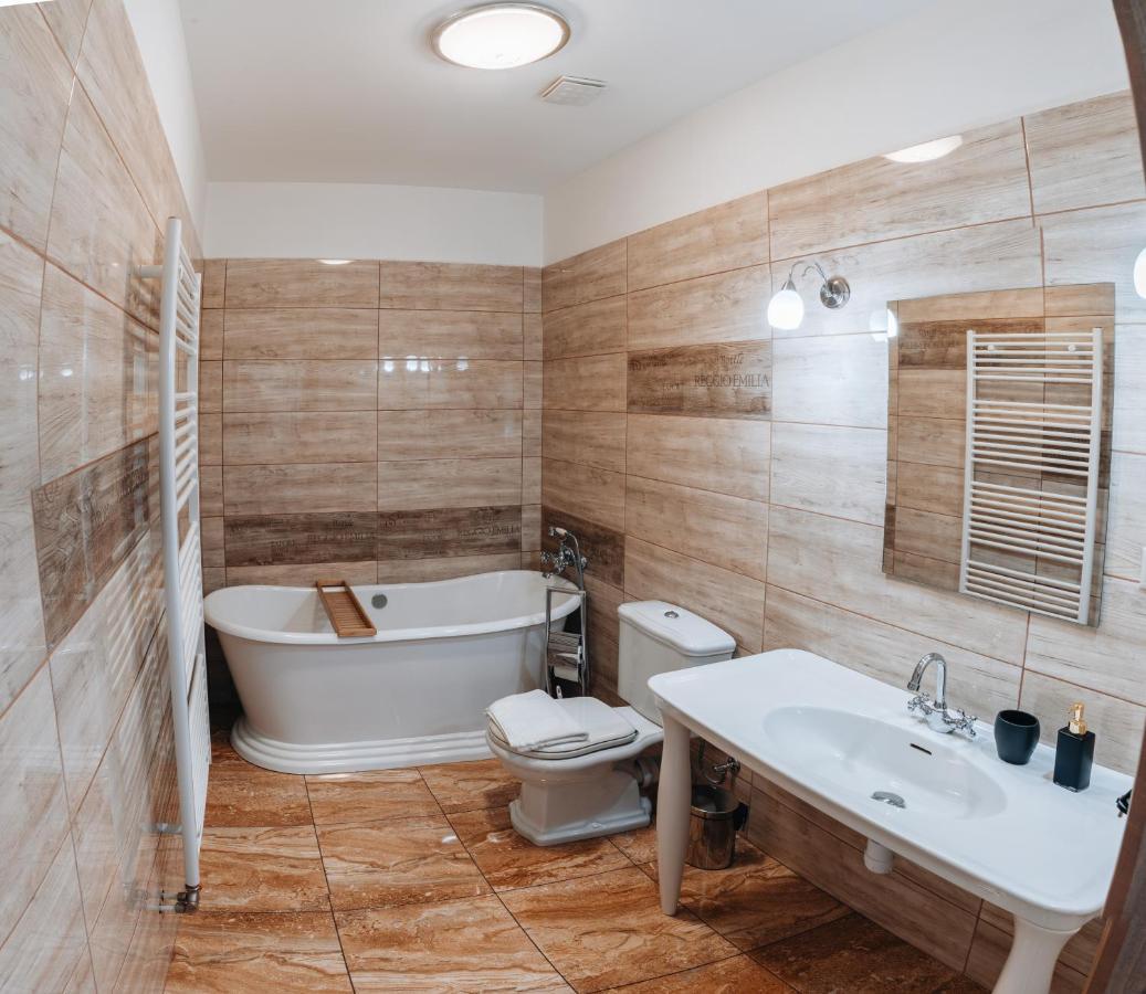 Kastely Grof Zichy Hotel Haniska Екстериор снимка
