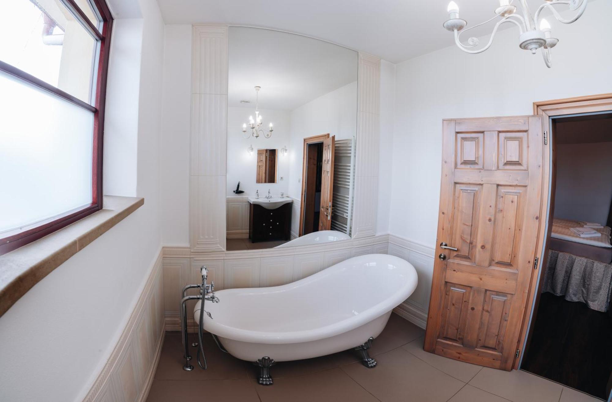 Kastely Grof Zichy Hotel Haniska Екстериор снимка